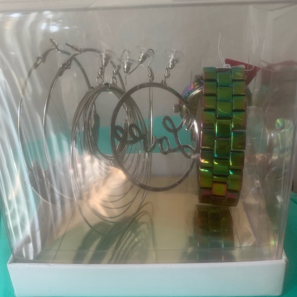 Rocawear Watch and 3 pairs of earrings set - Picture 3 of 6